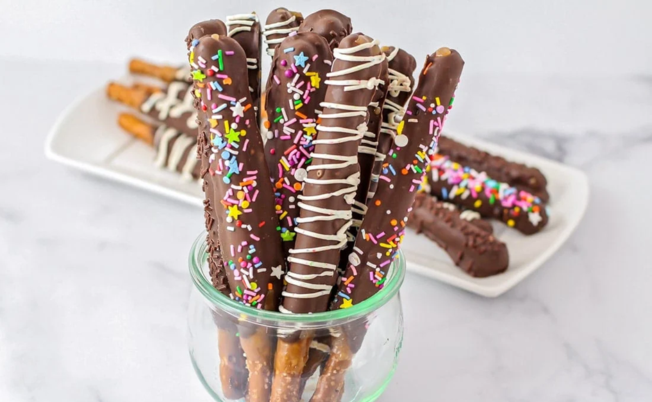 Exploring the World of Chocolate-Dipped Pretzel Rods: A Buying Guide