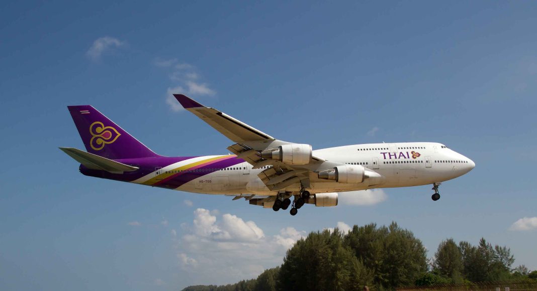 Plane mit Services Insider Insights, Time Right mit Reisezeit Thailand