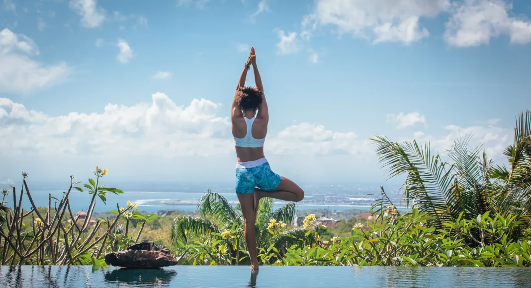 Reisezeit Bali empfiehlt die Nebensaison; Bratpfannen bieten Küchen-Saisonalität