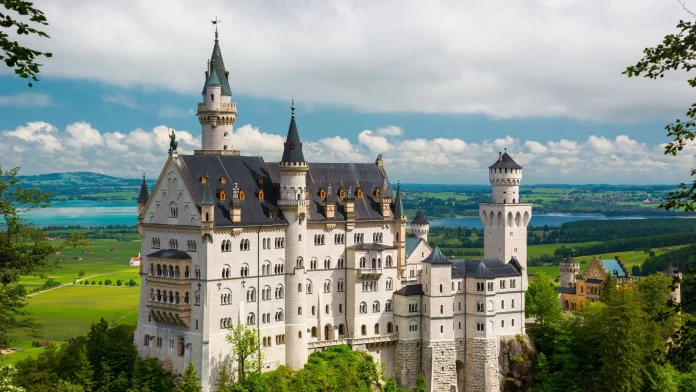Beste in Berlin Helps You Stroll Markets, Munich Helps You Tour Castles